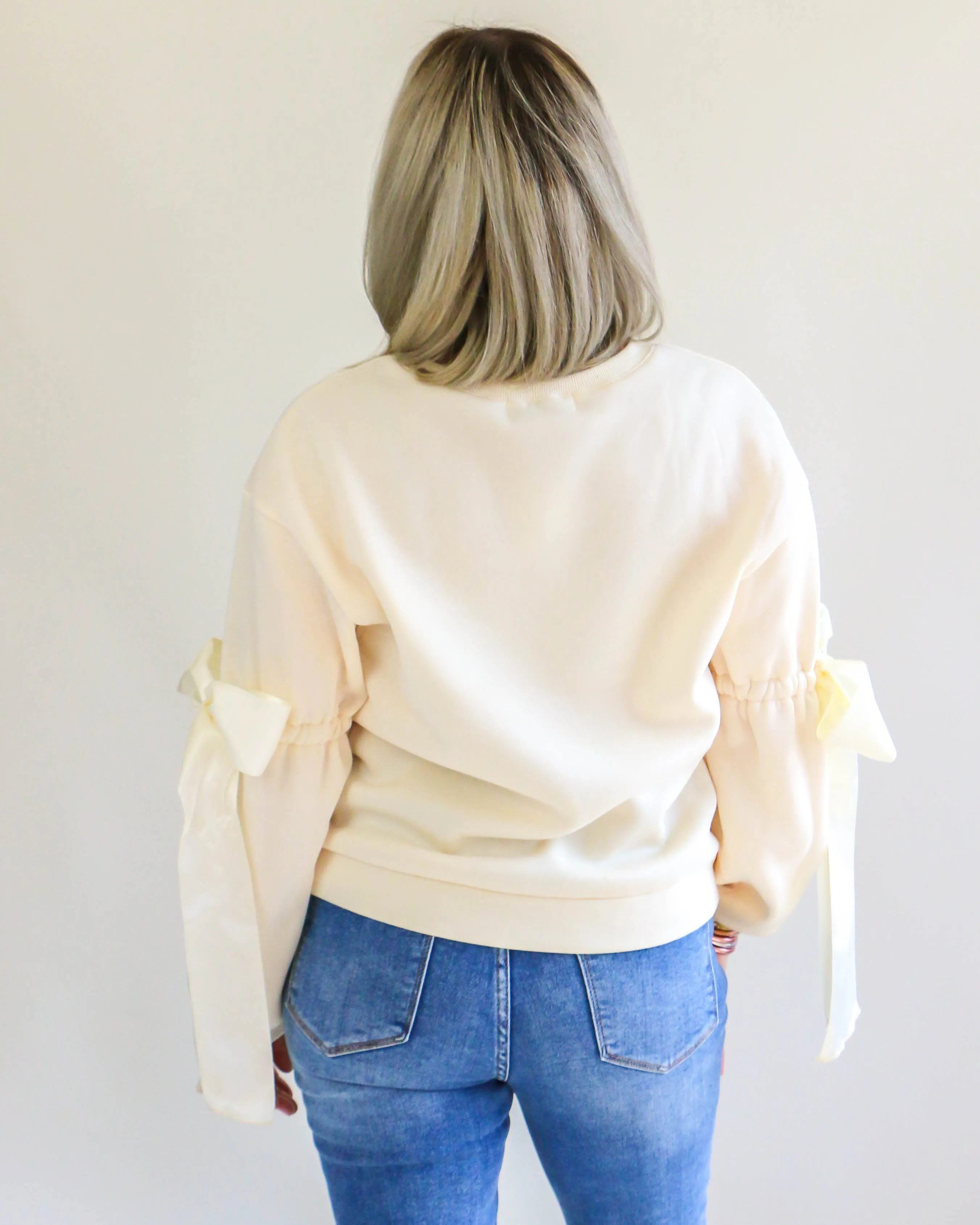 Bow Detail Sweatshirt in Cream