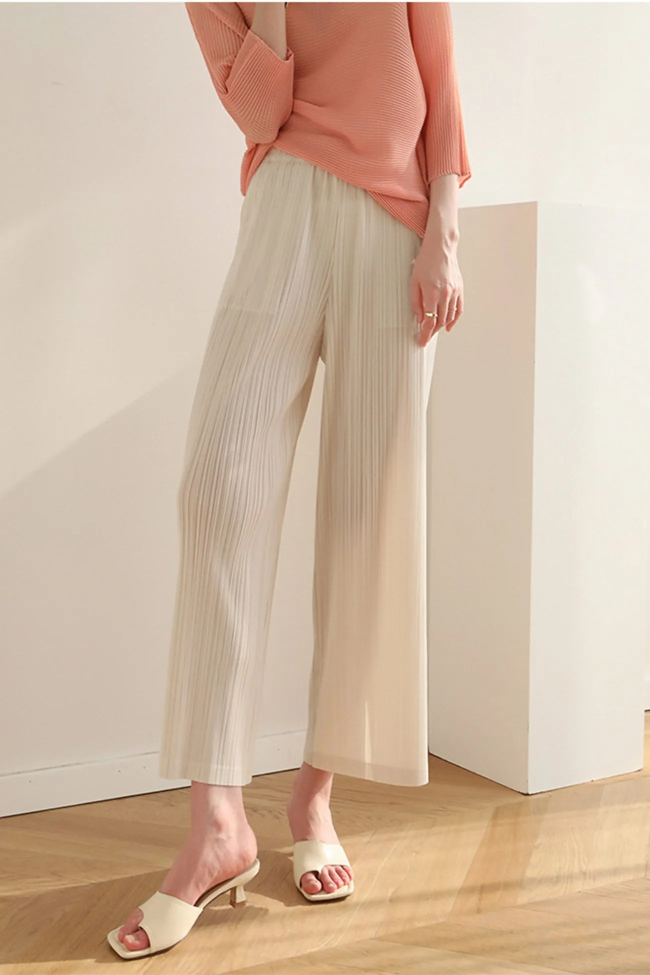 Color Full Pleated Cropped Pants