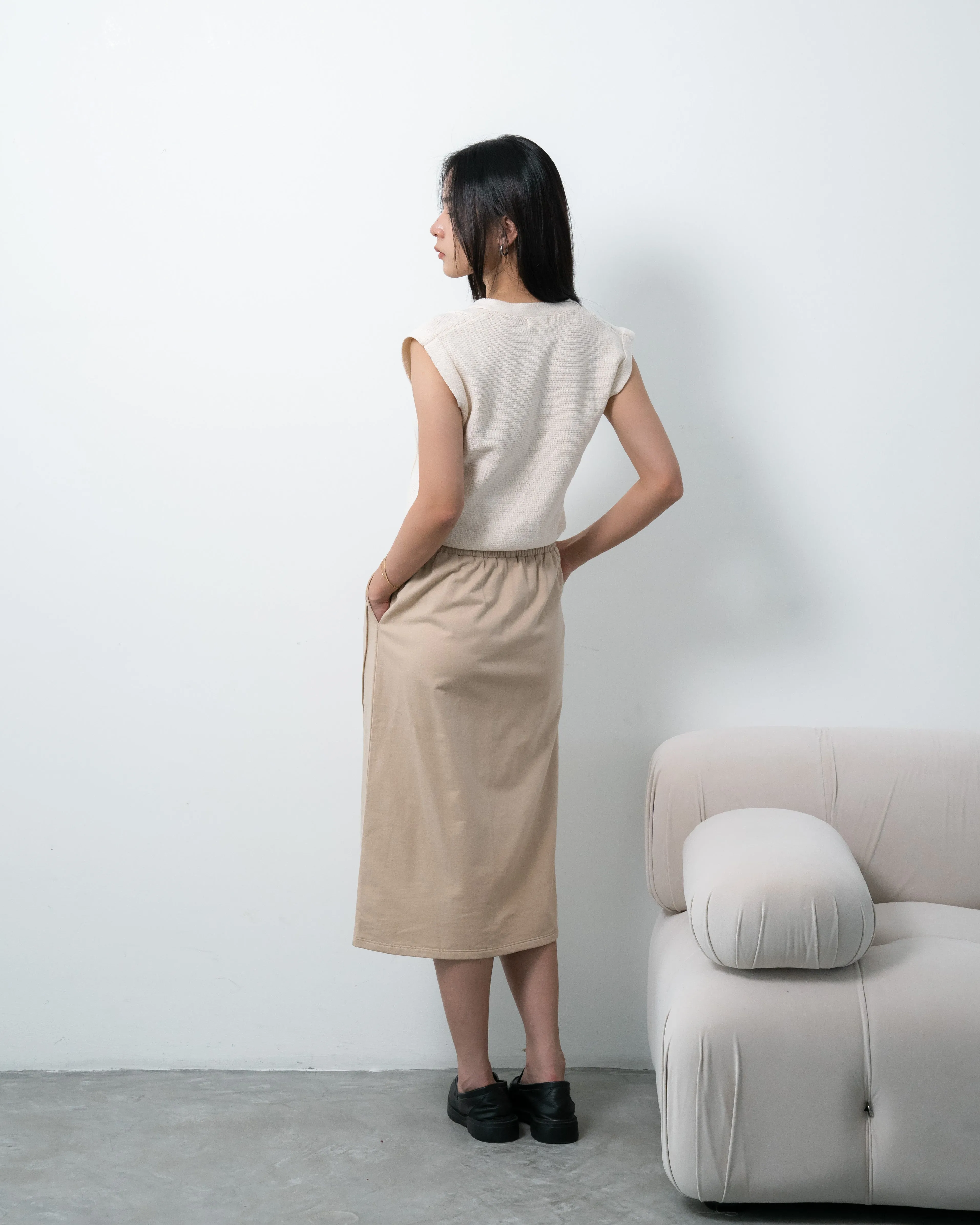 Cutline Pencil Midi Skirt (Khaki)