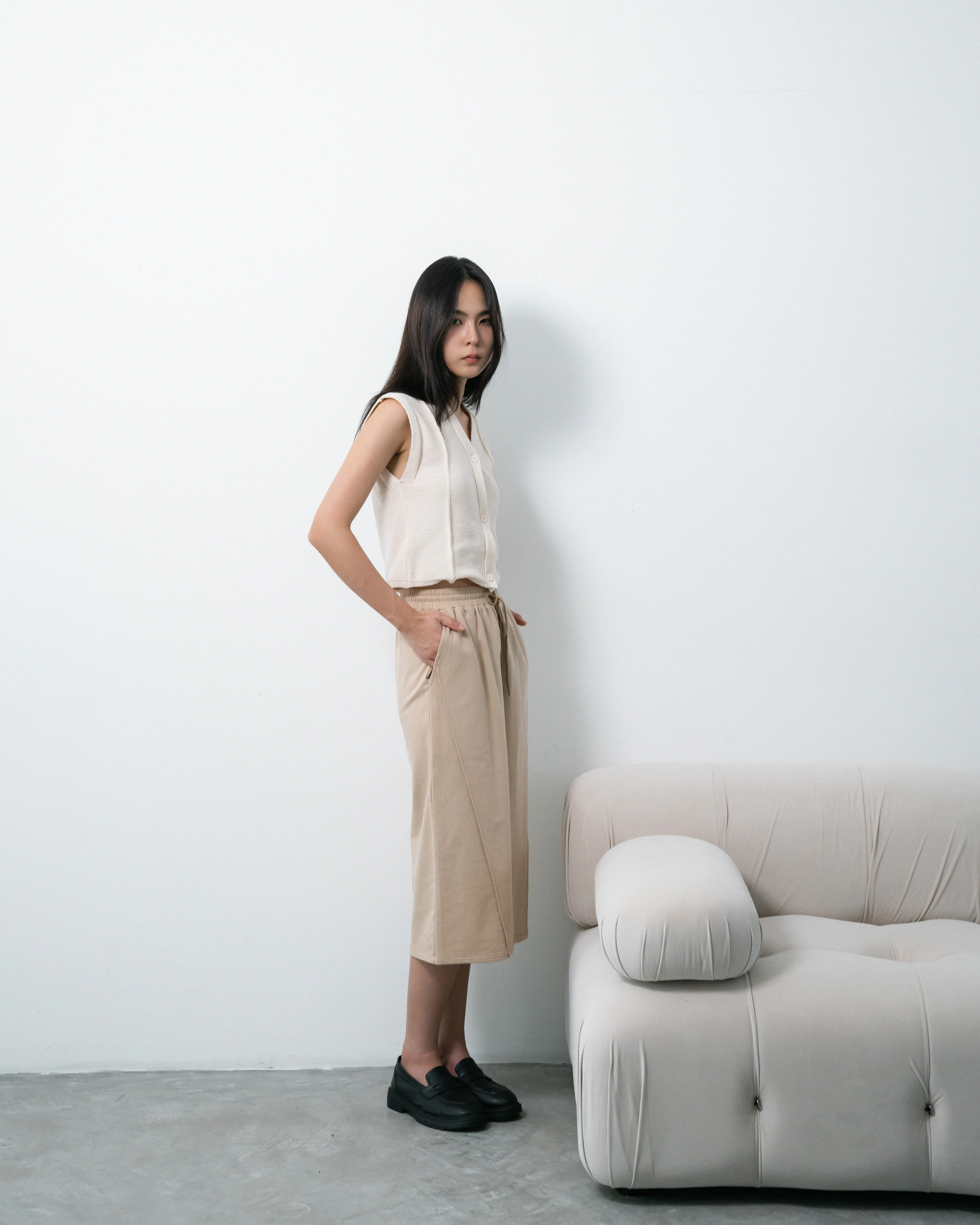 Cutline Pencil Midi Skirt (Khaki)